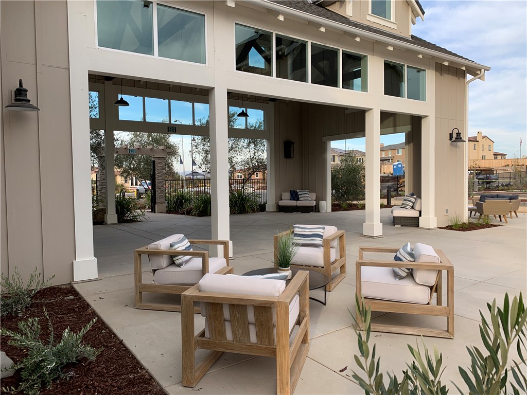 1553 Copperberry Way