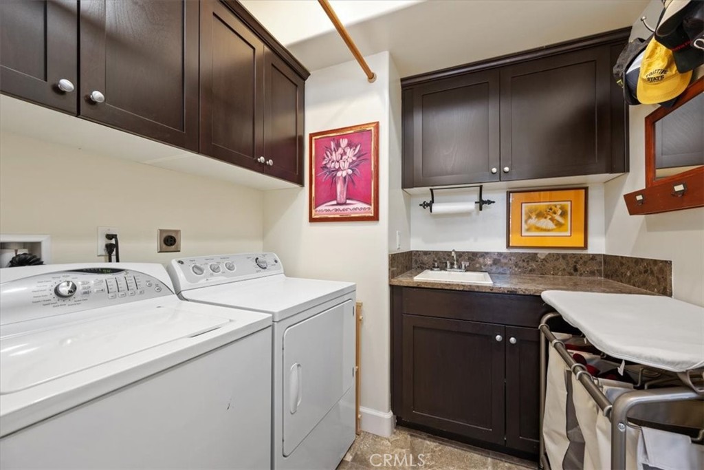 9405 Casa Bella Court