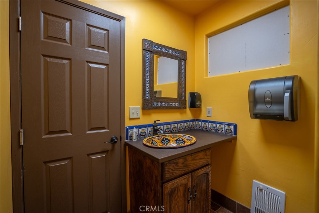 8585 Cross Canyons Road