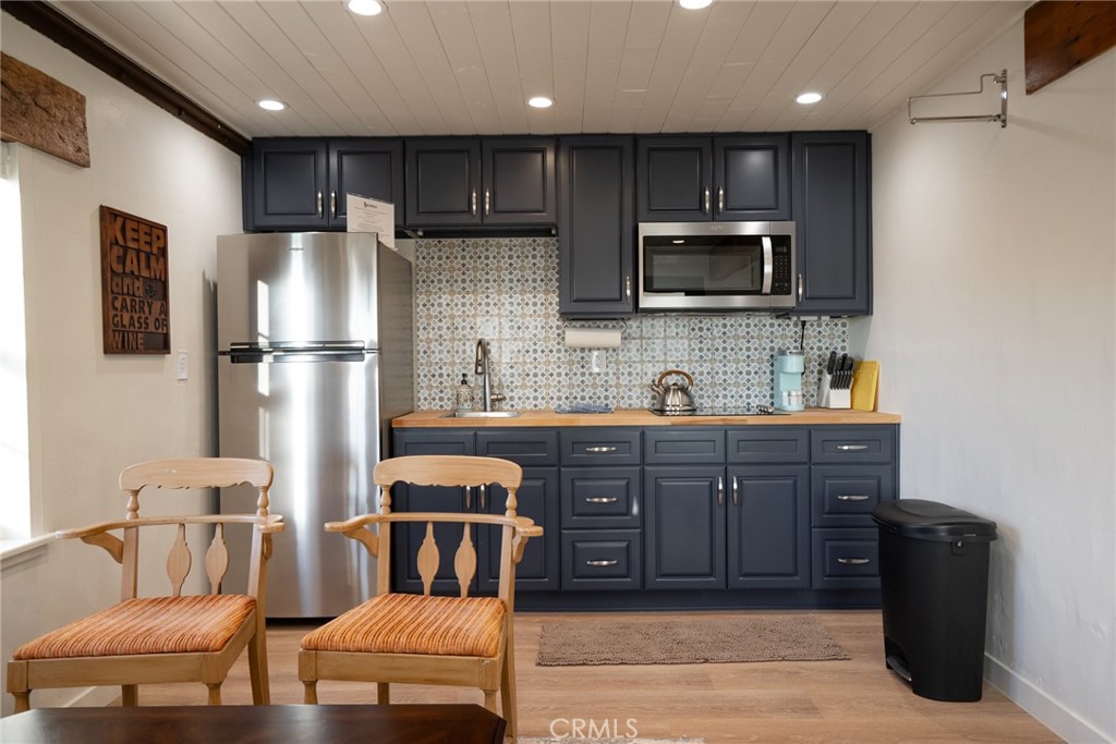 8585 Cross Canyons Road