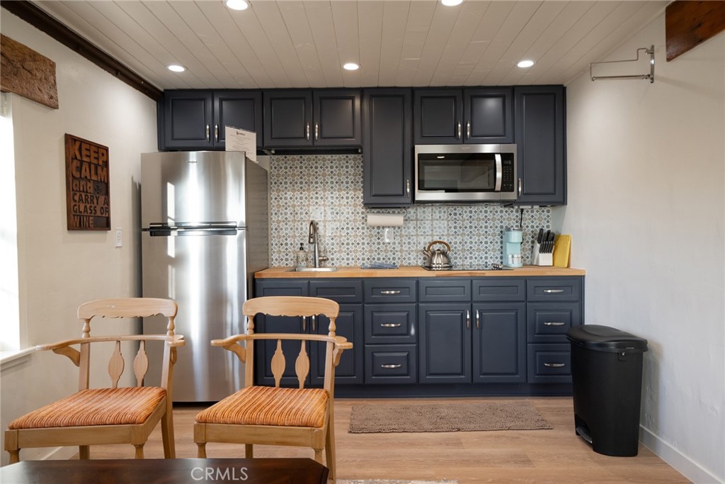 8585 Cross Canyons Road