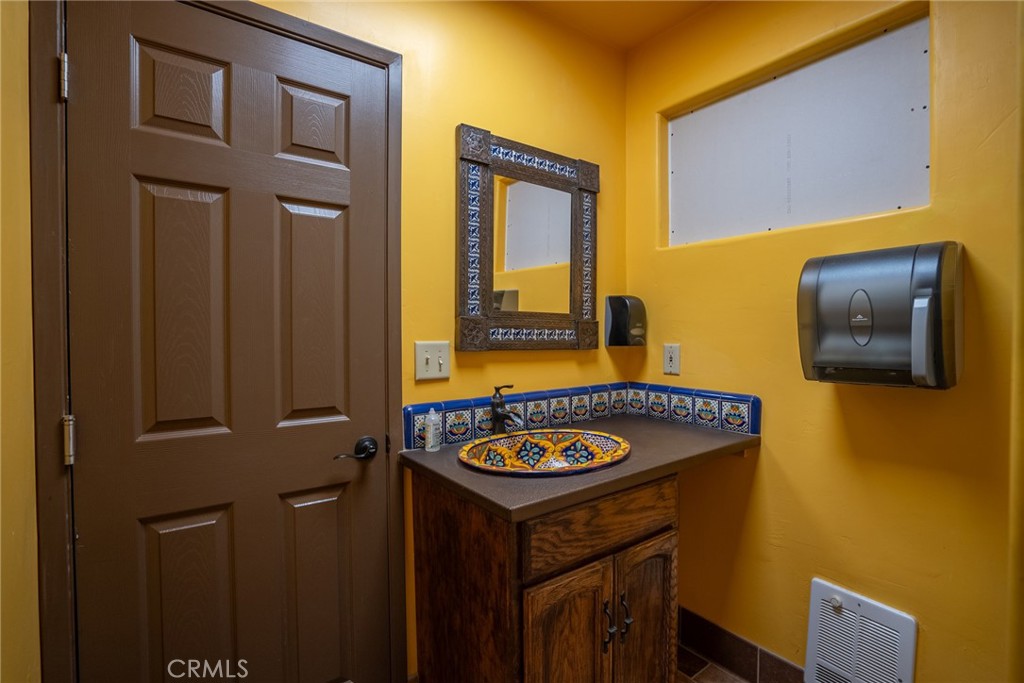 8585 Cross Canyons Road