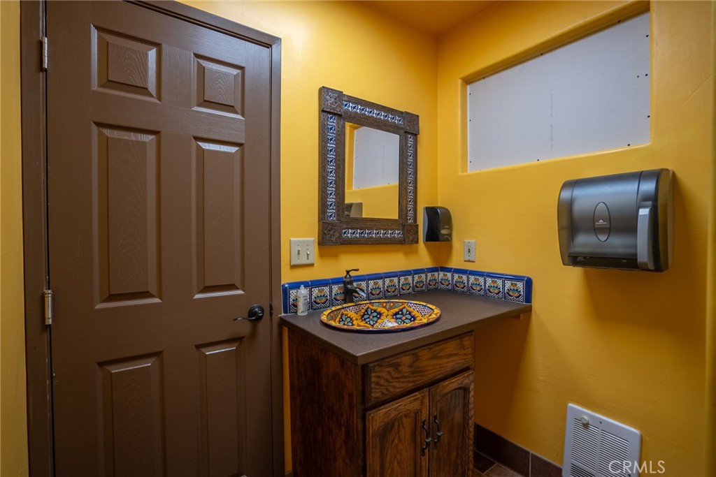 8585 Cross Canyons Road