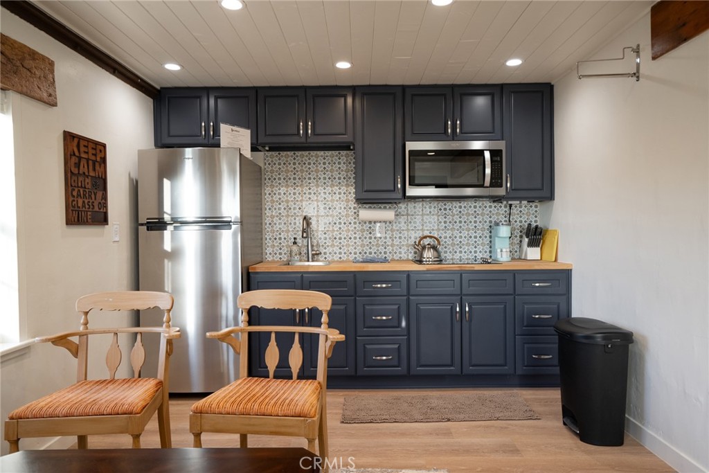 8585 Cross Canyons Road