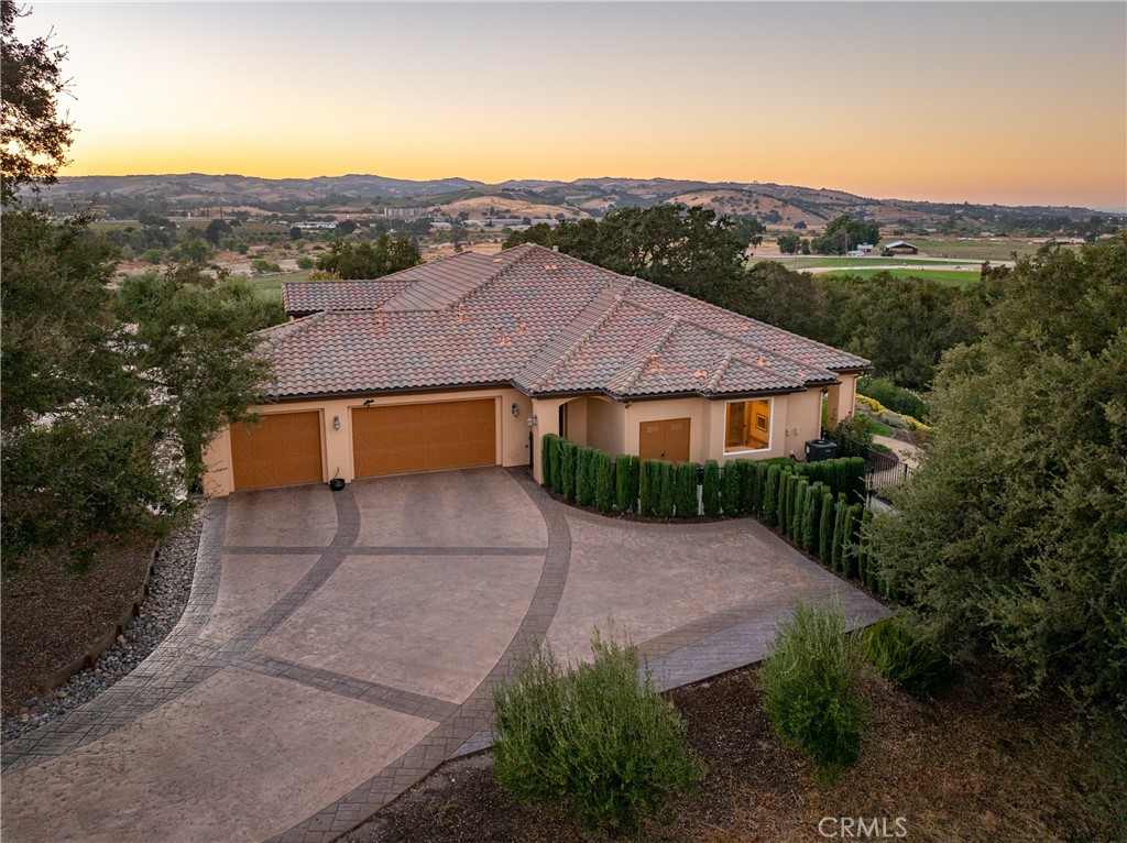 2174 Lake Ysabel Road