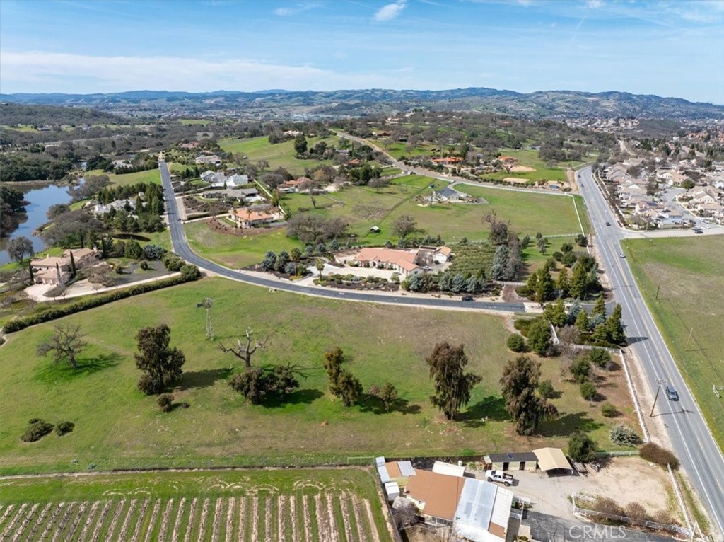 1810 Laguna Del Campo