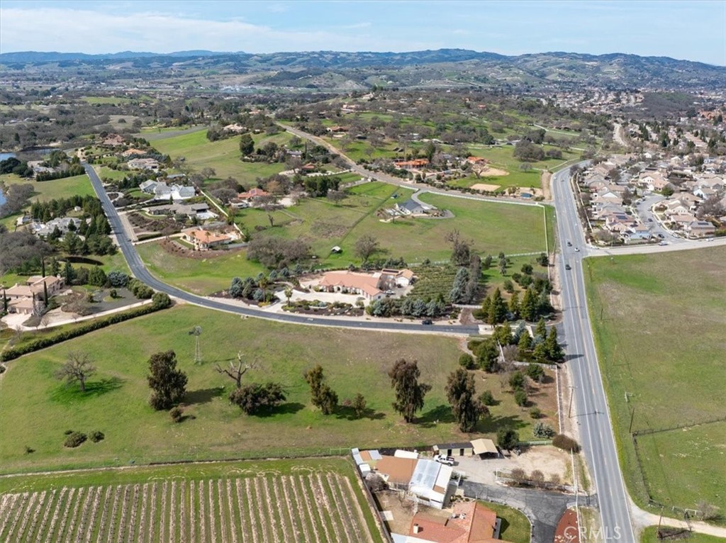 1810 Laguna Del Campo