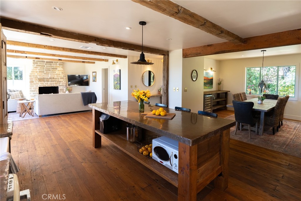 7455 Bella Vista Road