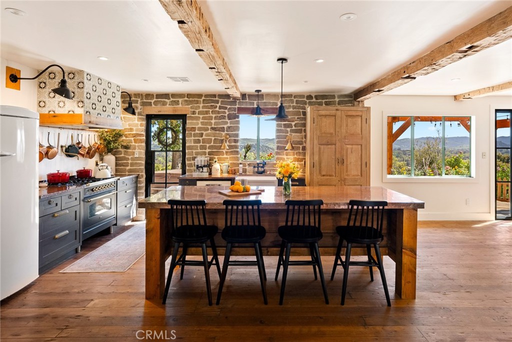 7455 Bella Vista Road