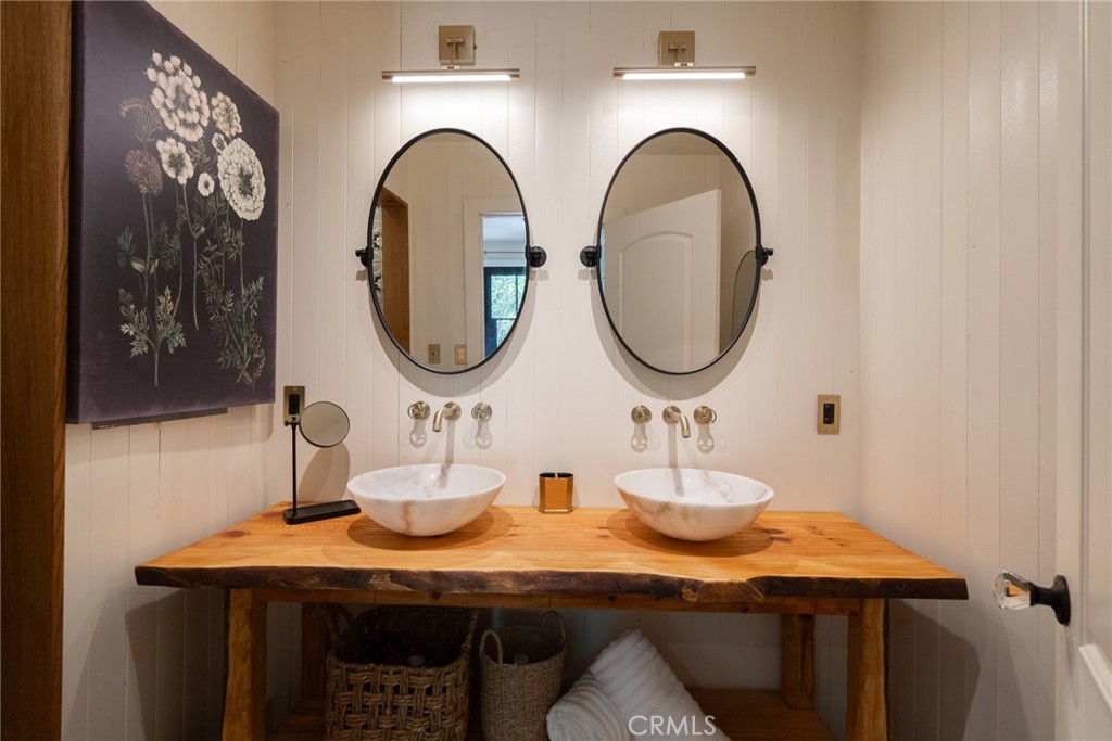 7455 Bella Vista Road