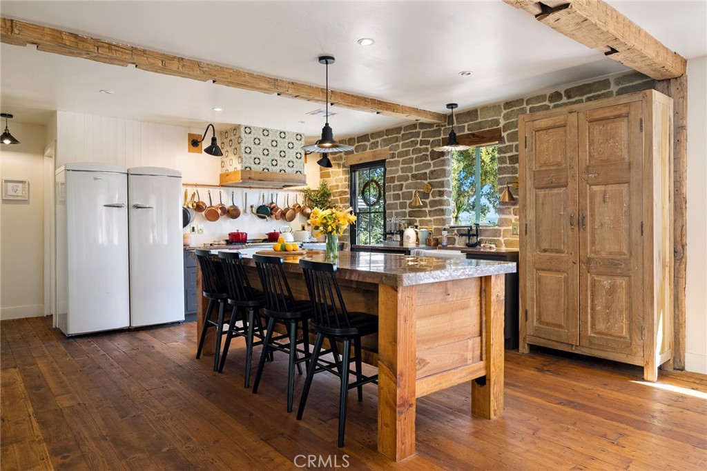 7455 Bella Vista Road