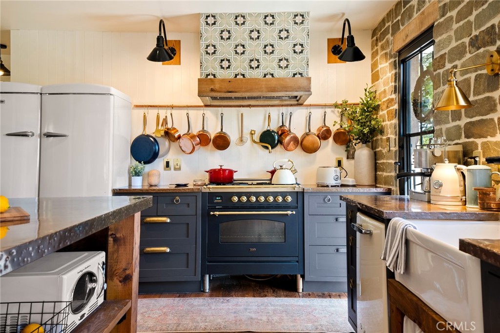 7455 Bella Vista Road