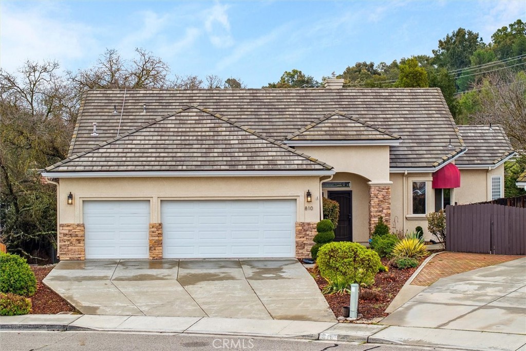 810 Saint Andrews Circle