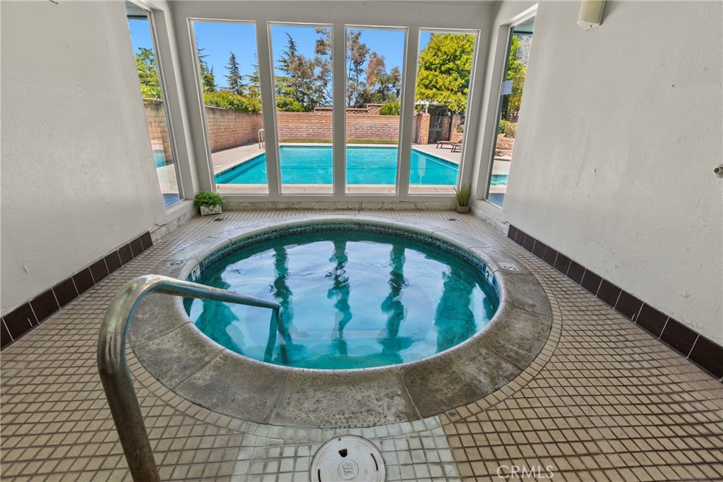 10 Quail Ridge Drive