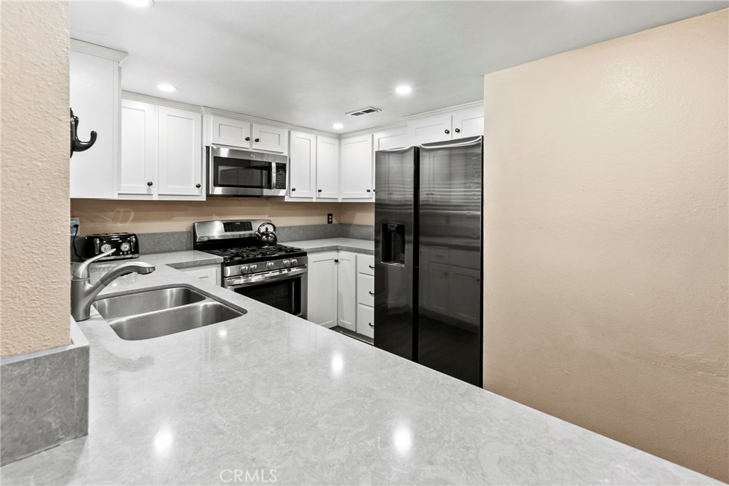 10 Quail Ridge Drive