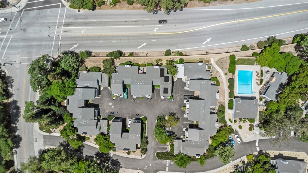 10 Quail Ridge Drive