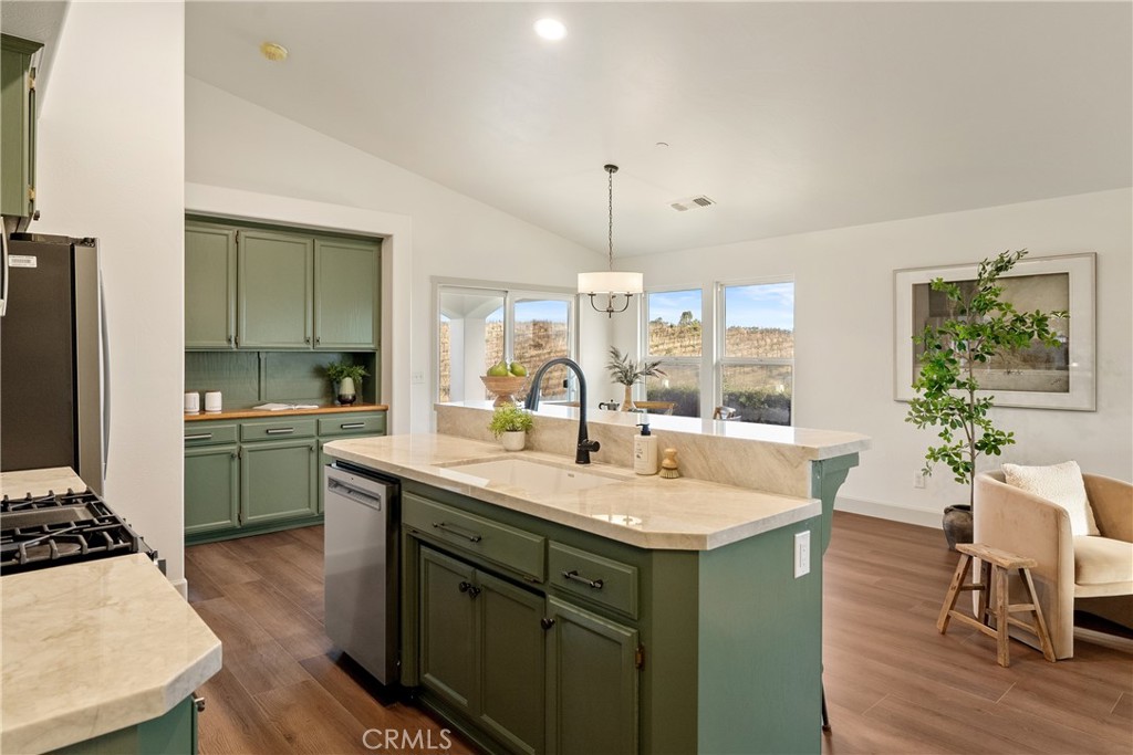 8415 Magdalena Drive