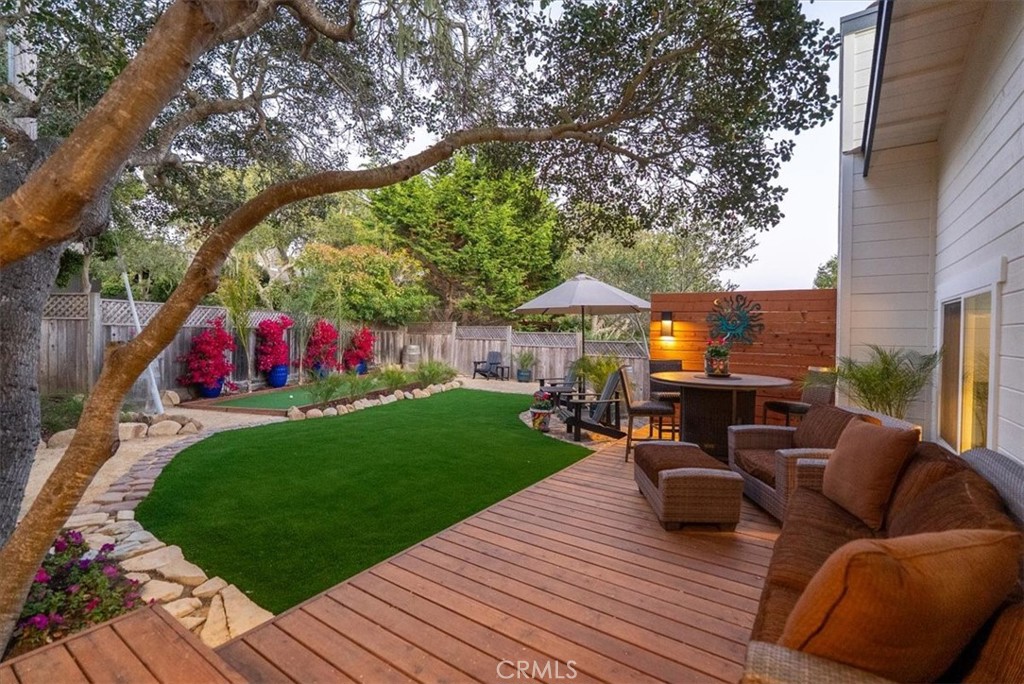 5282 Hillcrest Drive