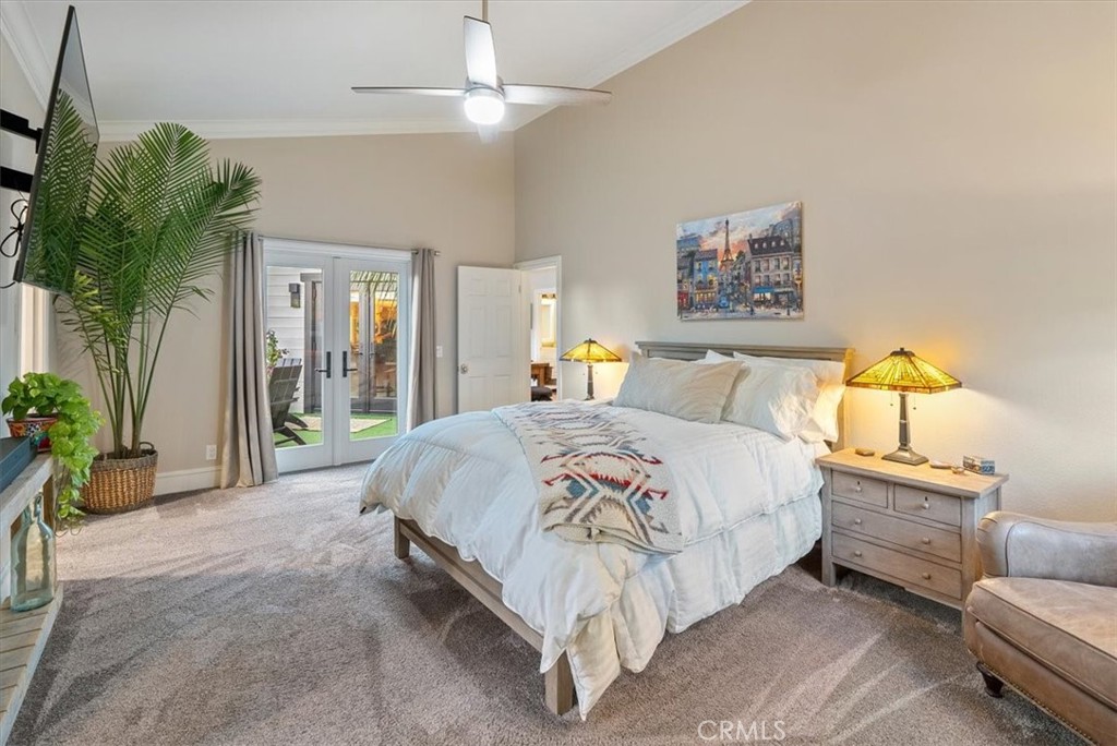 5282 Hillcrest Drive