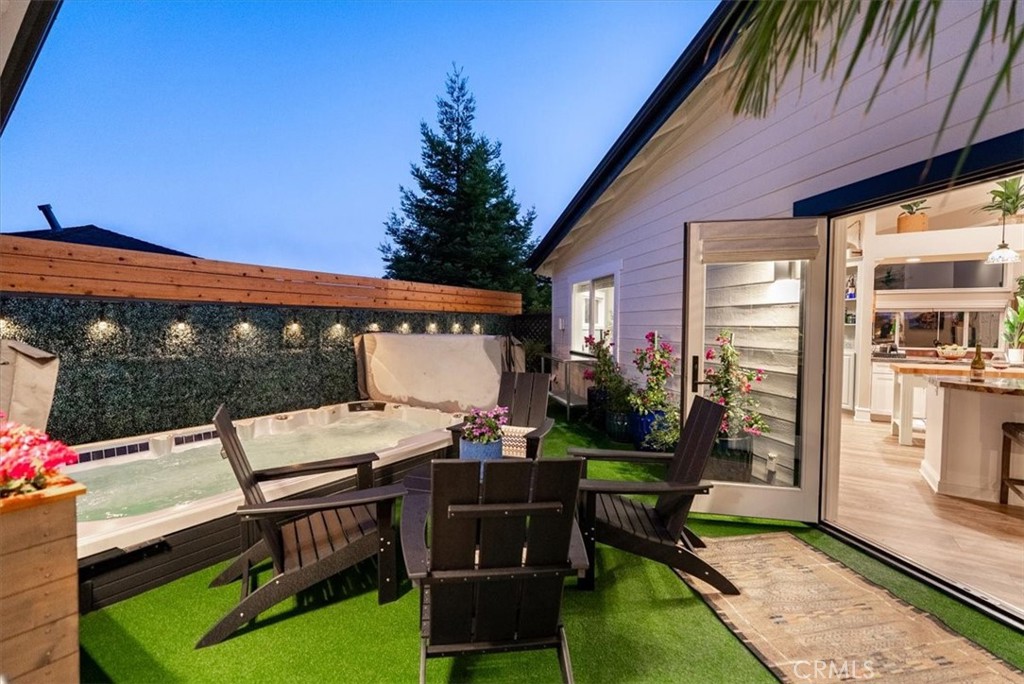 5282 Hillcrest Drive