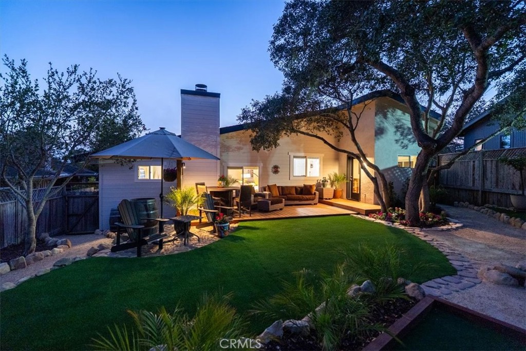 5282 Hillcrest Drive