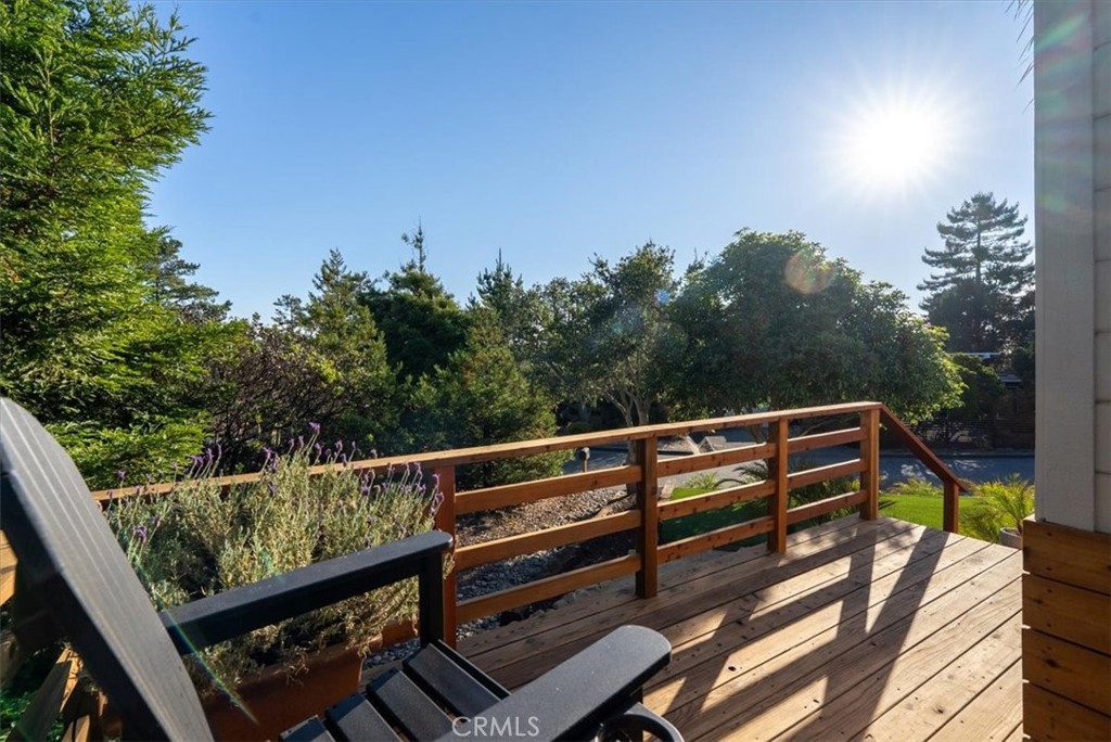 5282 Hillcrest Drive