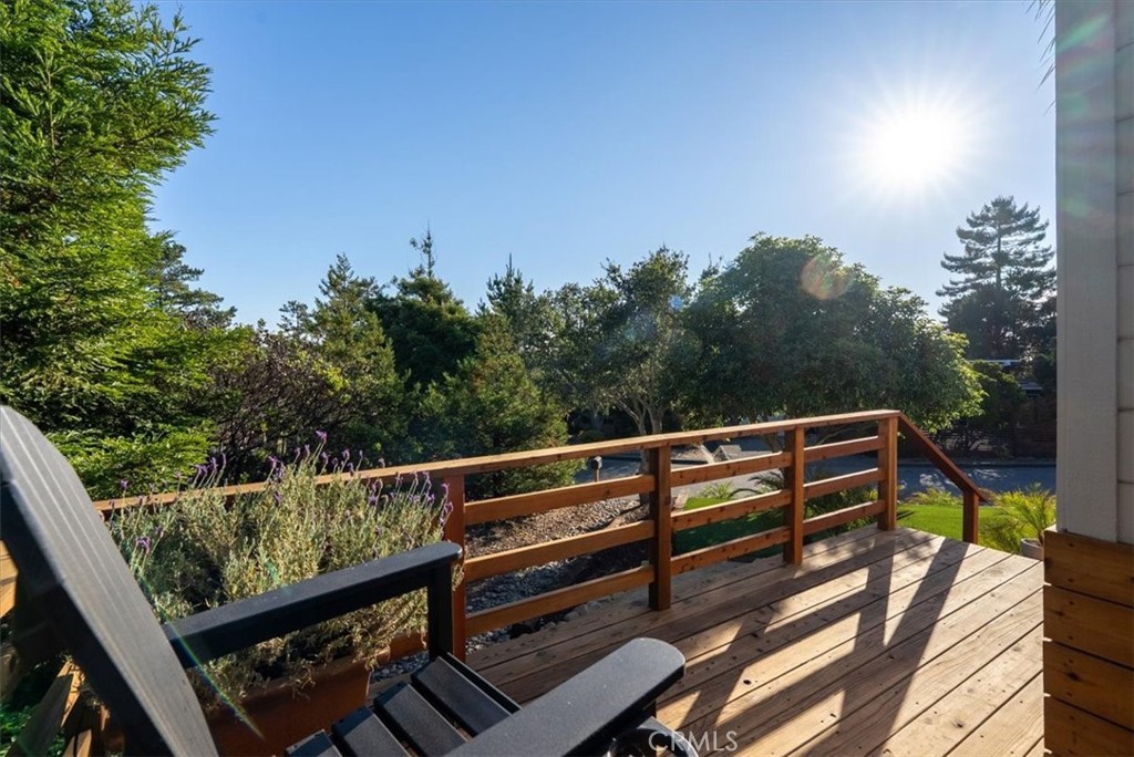 5282 Hillcrest Drive