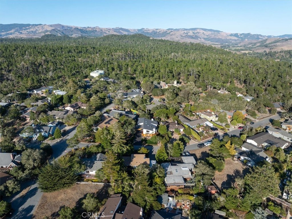 5282 Hillcrest Drive