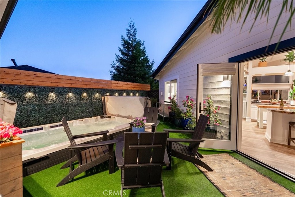 5282 Hillcrest Drive