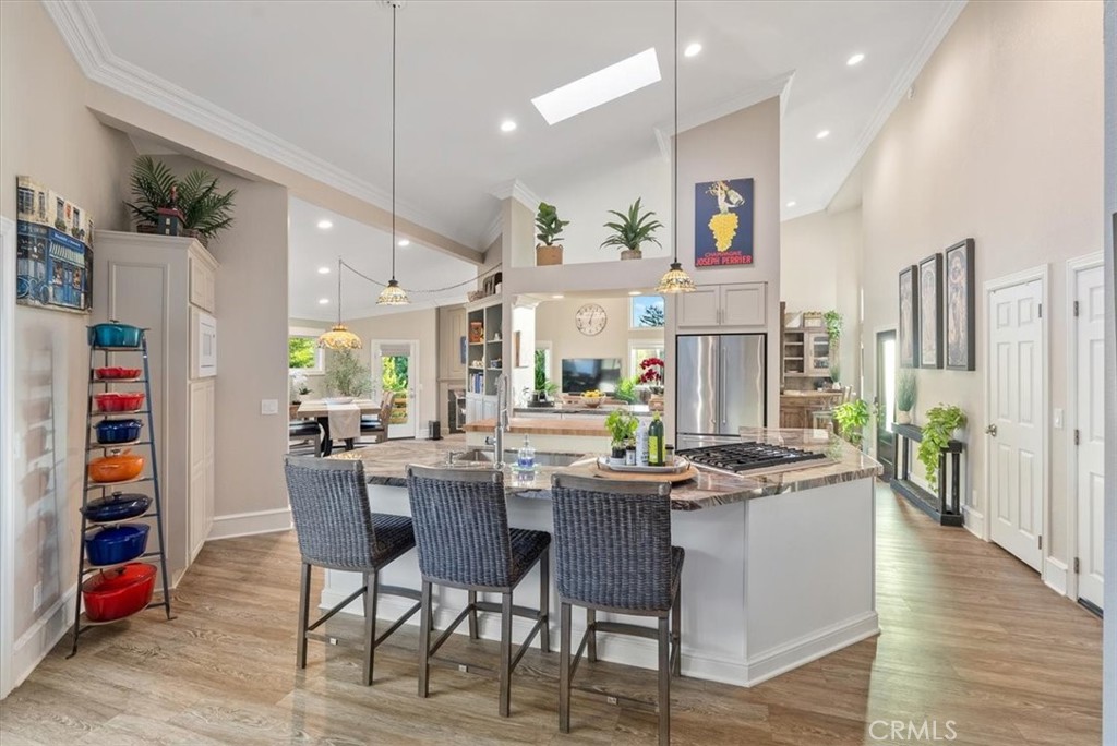 5282 Hillcrest Drive