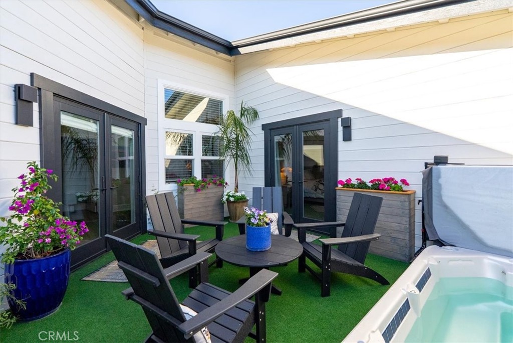 5282 Hillcrest Drive