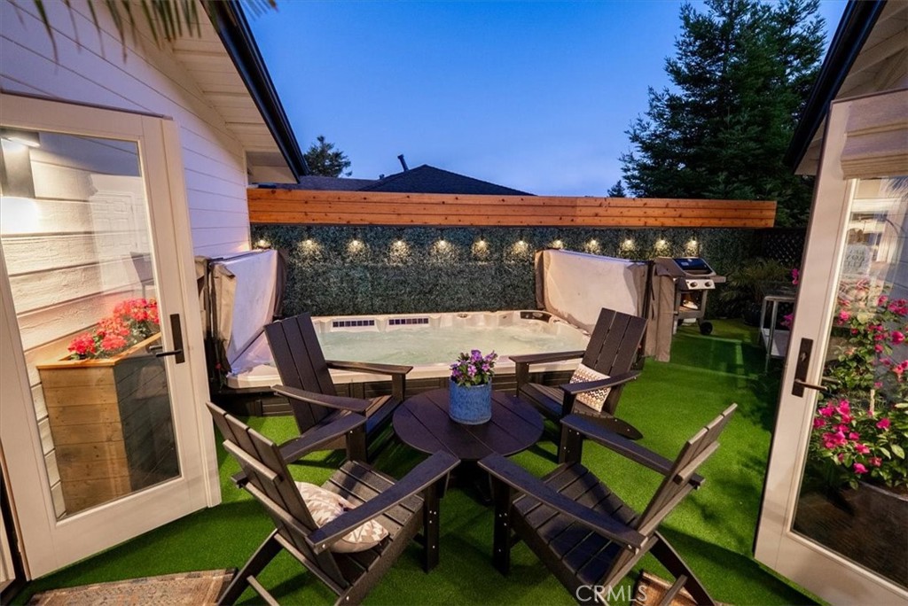 5282 Hillcrest Drive