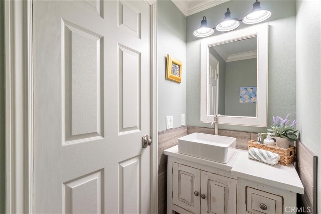 5282 Hillcrest Drive