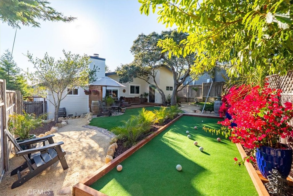 5282 Hillcrest Drive