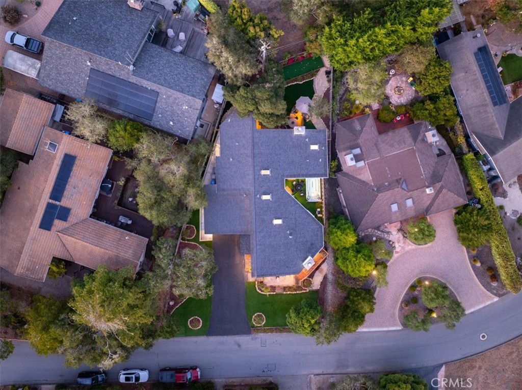 5282 Hillcrest Drive