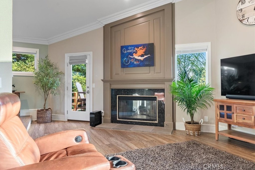 5282 Hillcrest Drive