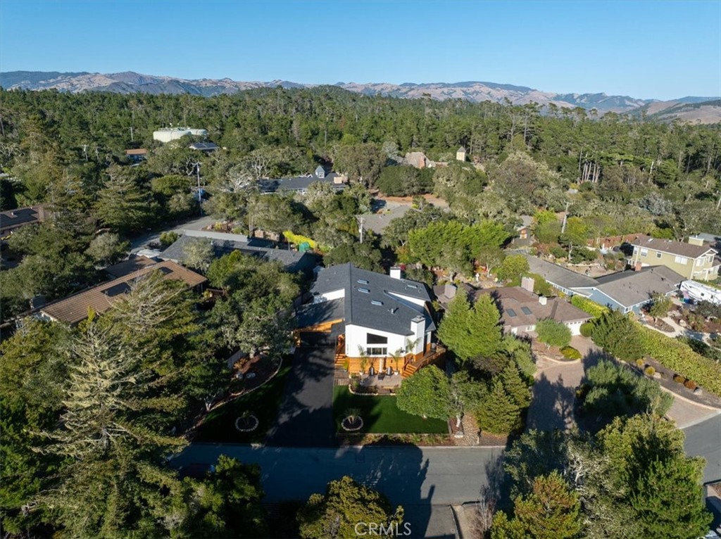 5282 Hillcrest Drive