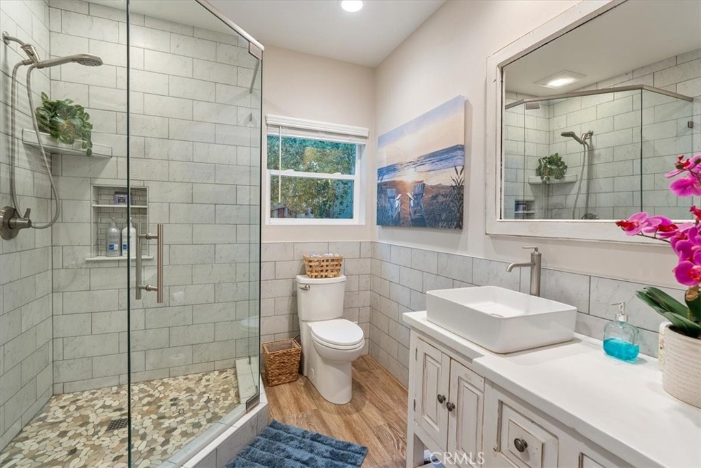 5282 Hillcrest Drive