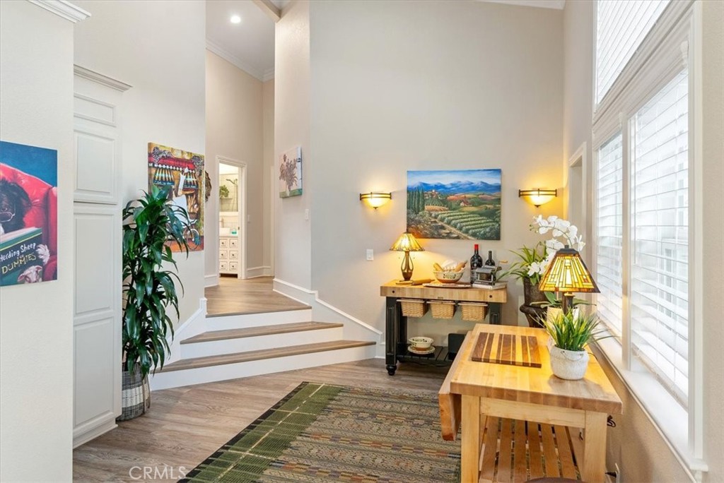 5282 Hillcrest Drive