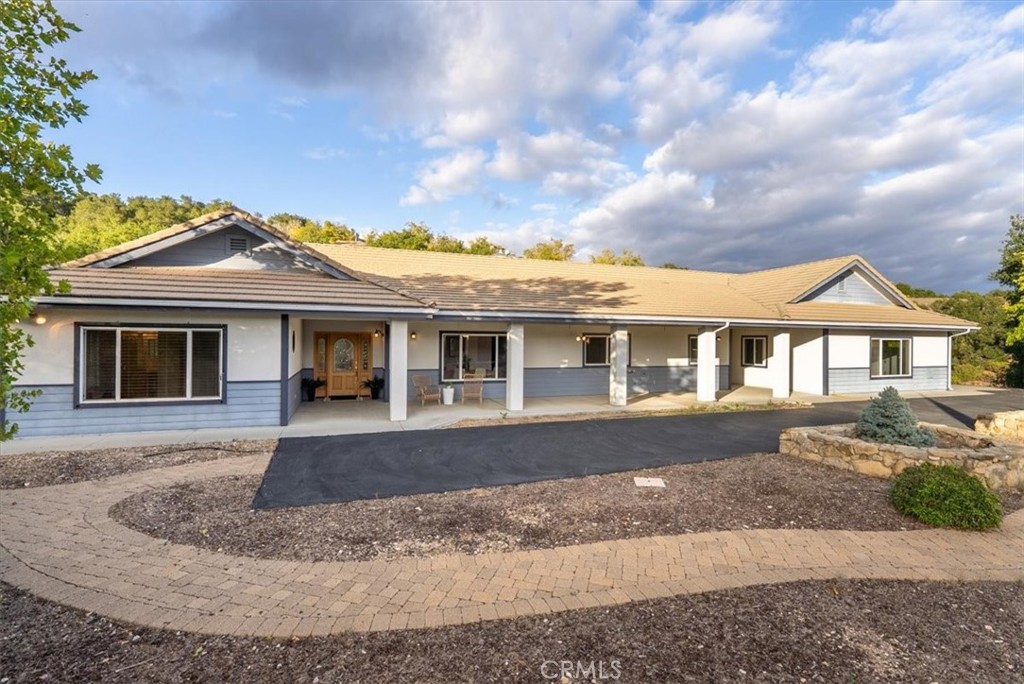 4242 Las Tablas Willow Creek Road