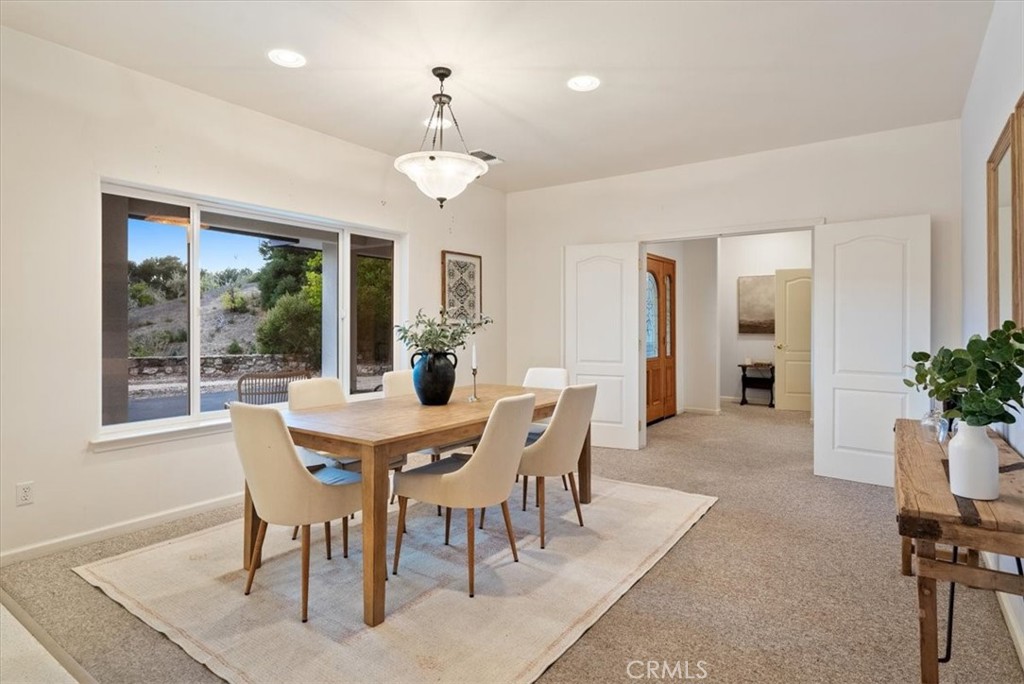 4242 Las Tablas Willow Creek Road