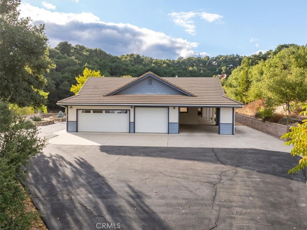 4242 Las Tablas Willow Creek Road