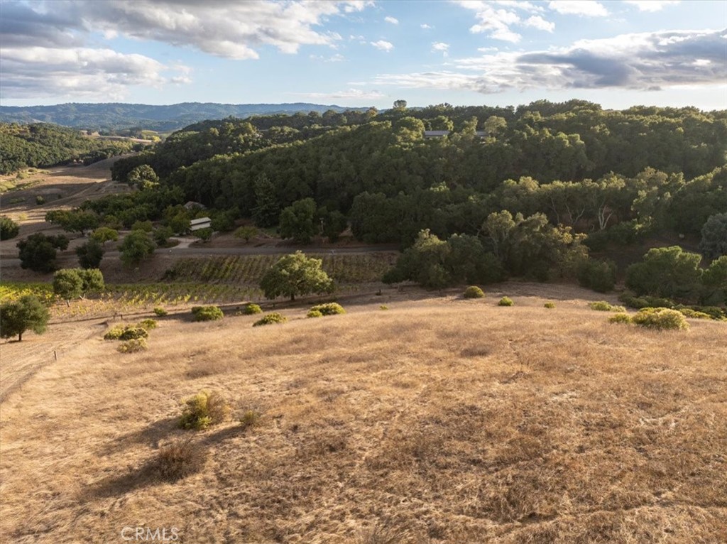 4242 Las Tablas Willow Creek Road
