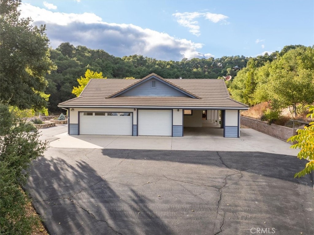 4242 Las Tablas Willow Creek Road