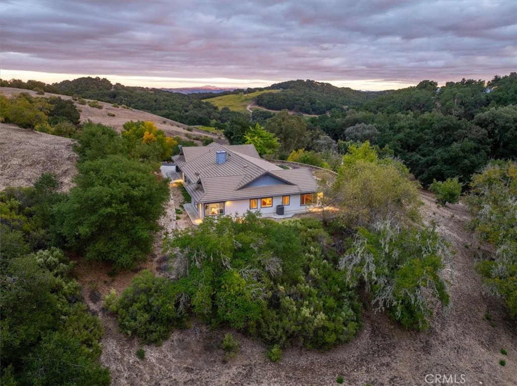 4242 Las Tablas Willow Creek Road