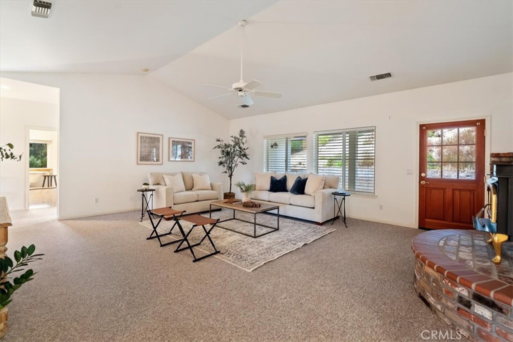 4242 Las Tablas Willow Creek Road