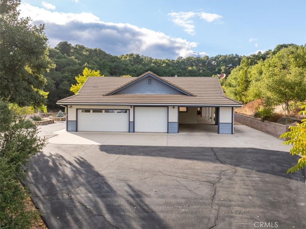 4242 Las Tablas Willow Creek Road