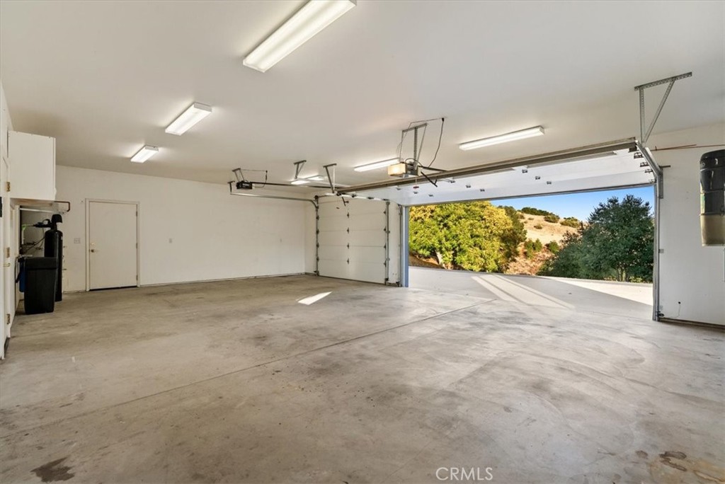 4242 Las Tablas Willow Creek Road