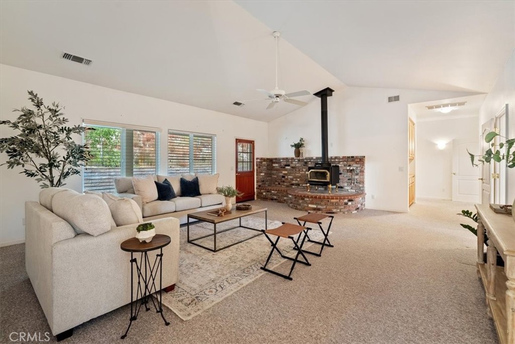 4242 Las Tablas Willow Creek Road