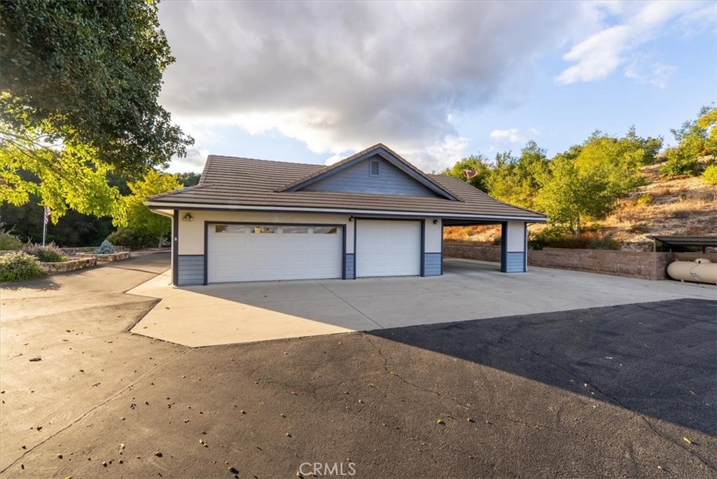 4242 Las Tablas Willow Creek Road